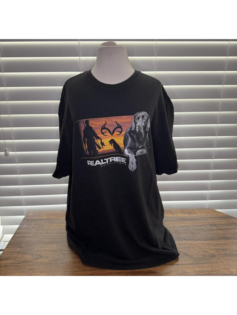 Realtree Black Graphic T-Shirt with Dog Size 2XL
